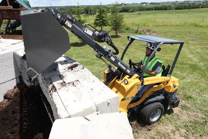 Vermeer ATX530 COMPACT ARTICULATED LOADERS