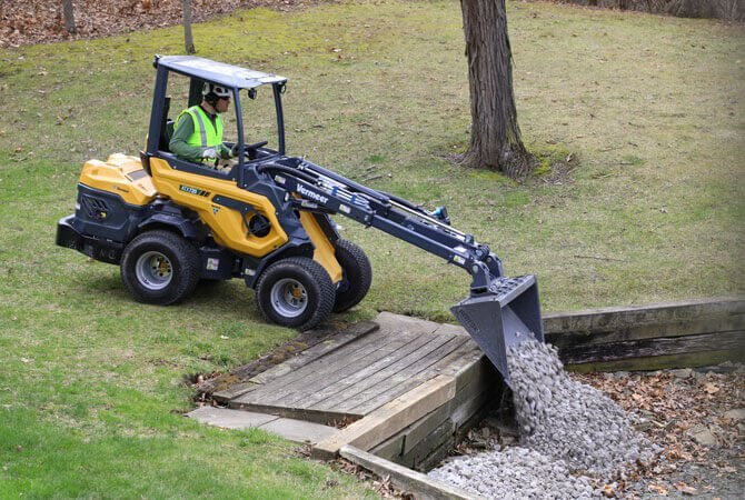 Vermeer ATX720 COMPACT ARTICULATED LOADER