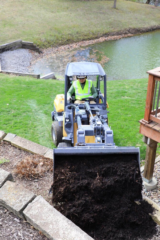 Vermeer ATX720 COMPACT ARTICULATED LOADER