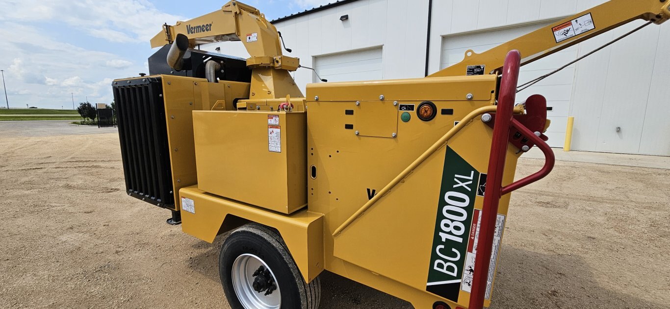 Vermeer BC1800XL GAS BRUSH CHIPPER