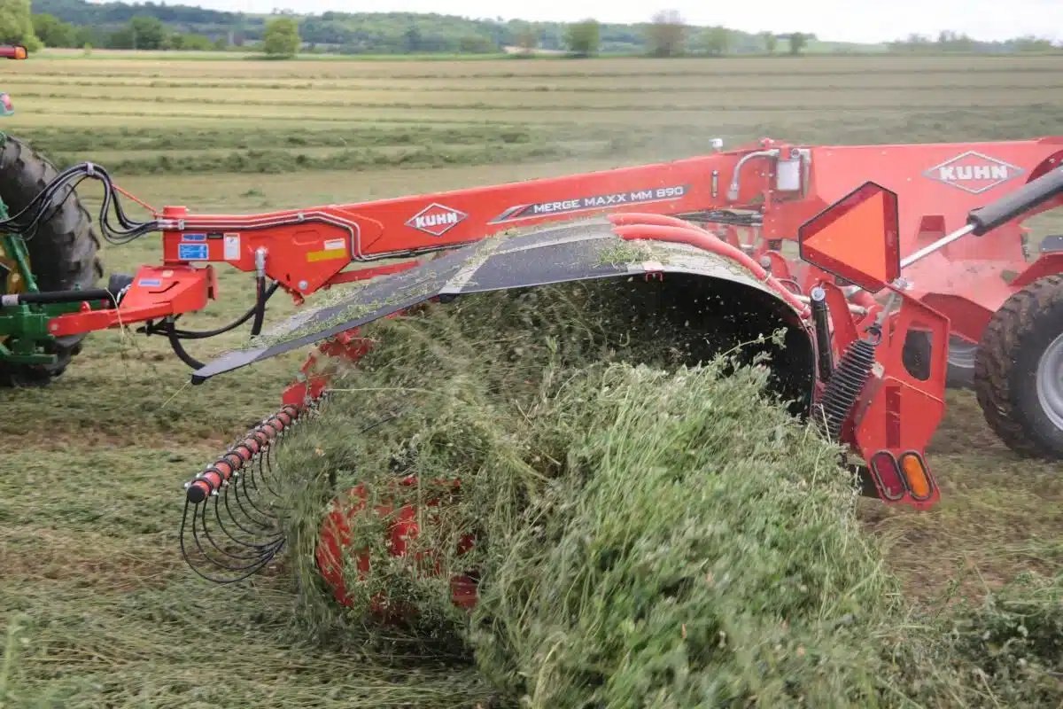 Kuhn MM 890