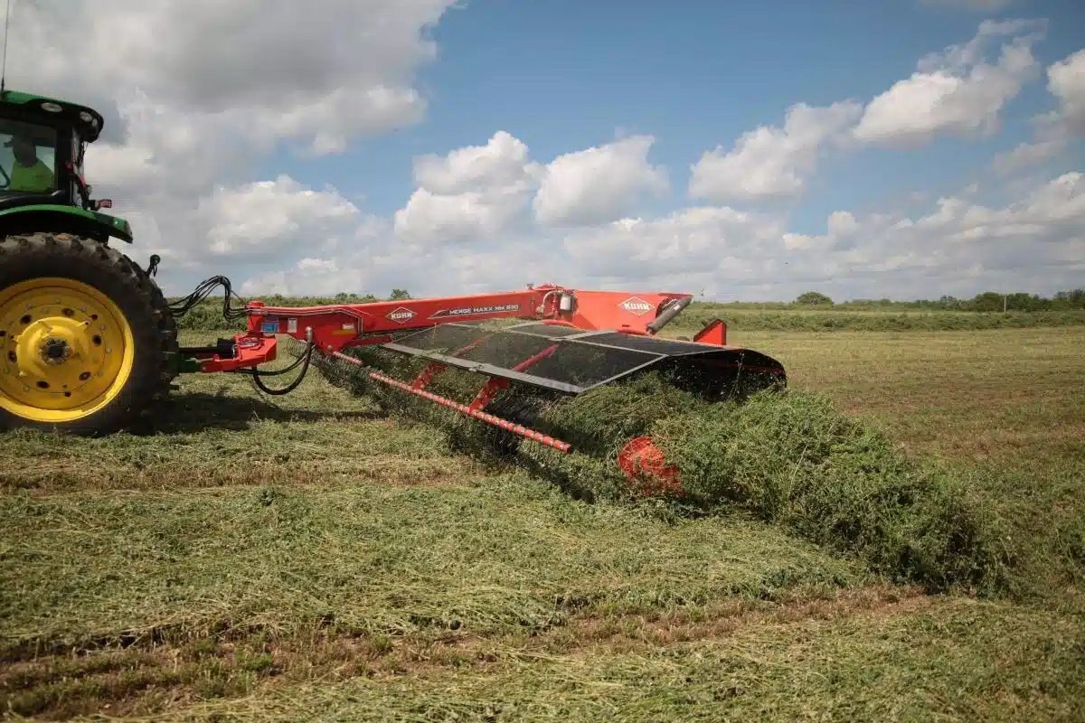 Kuhn MM 890