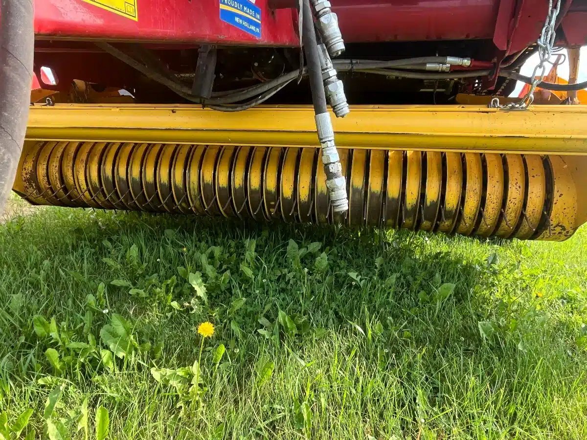2017 New Holland ROLL BELT 560