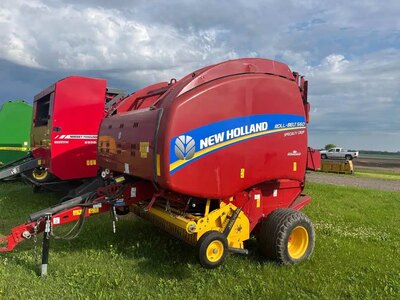 2017 New Holland ROLL-BELT 560