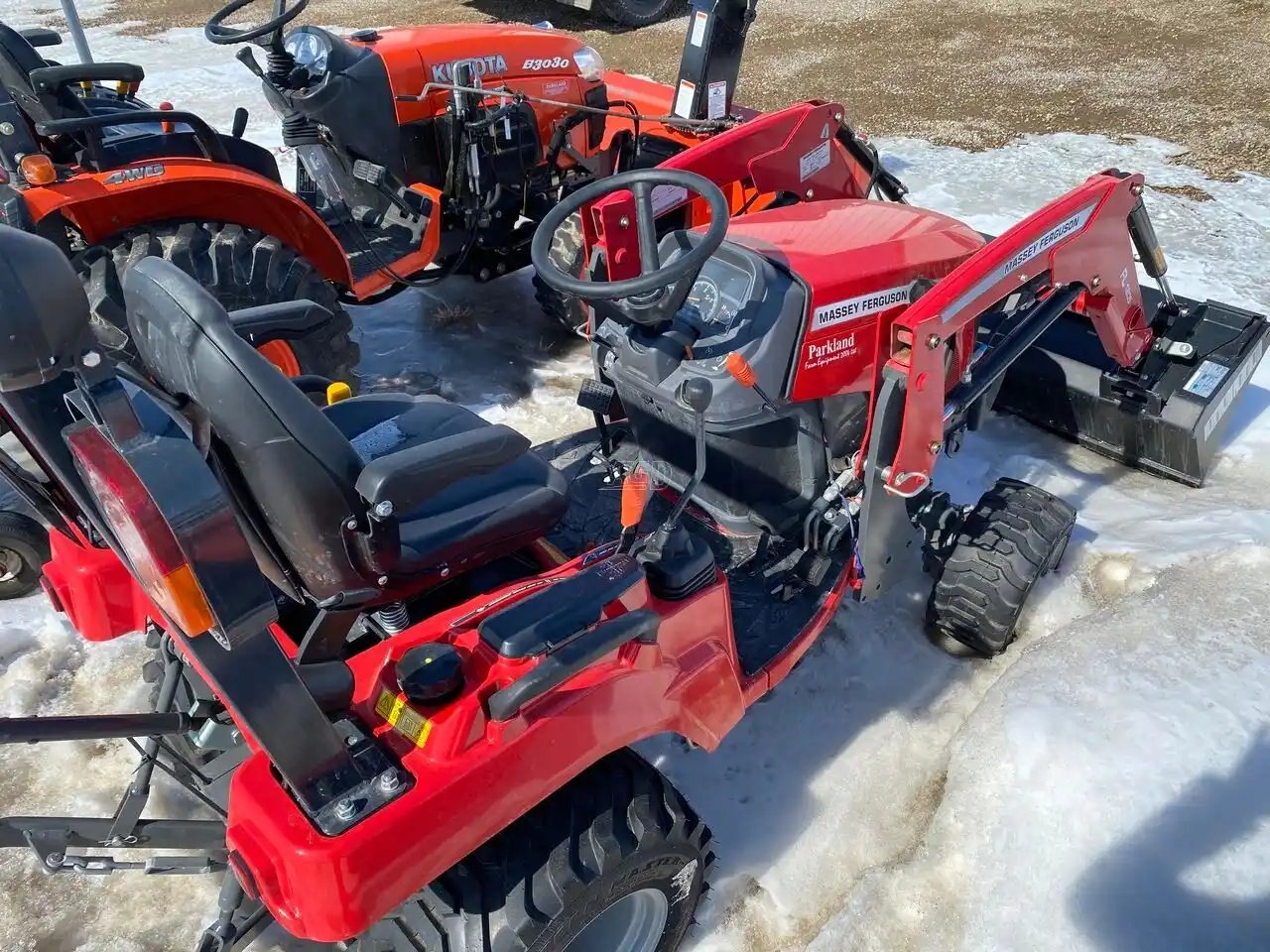 2022 Massey Ferguson GC1725M