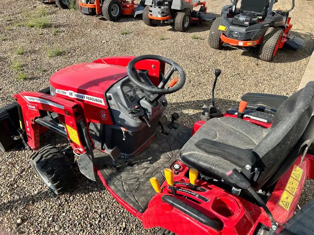 2022 Massey Ferguson GC1725M
