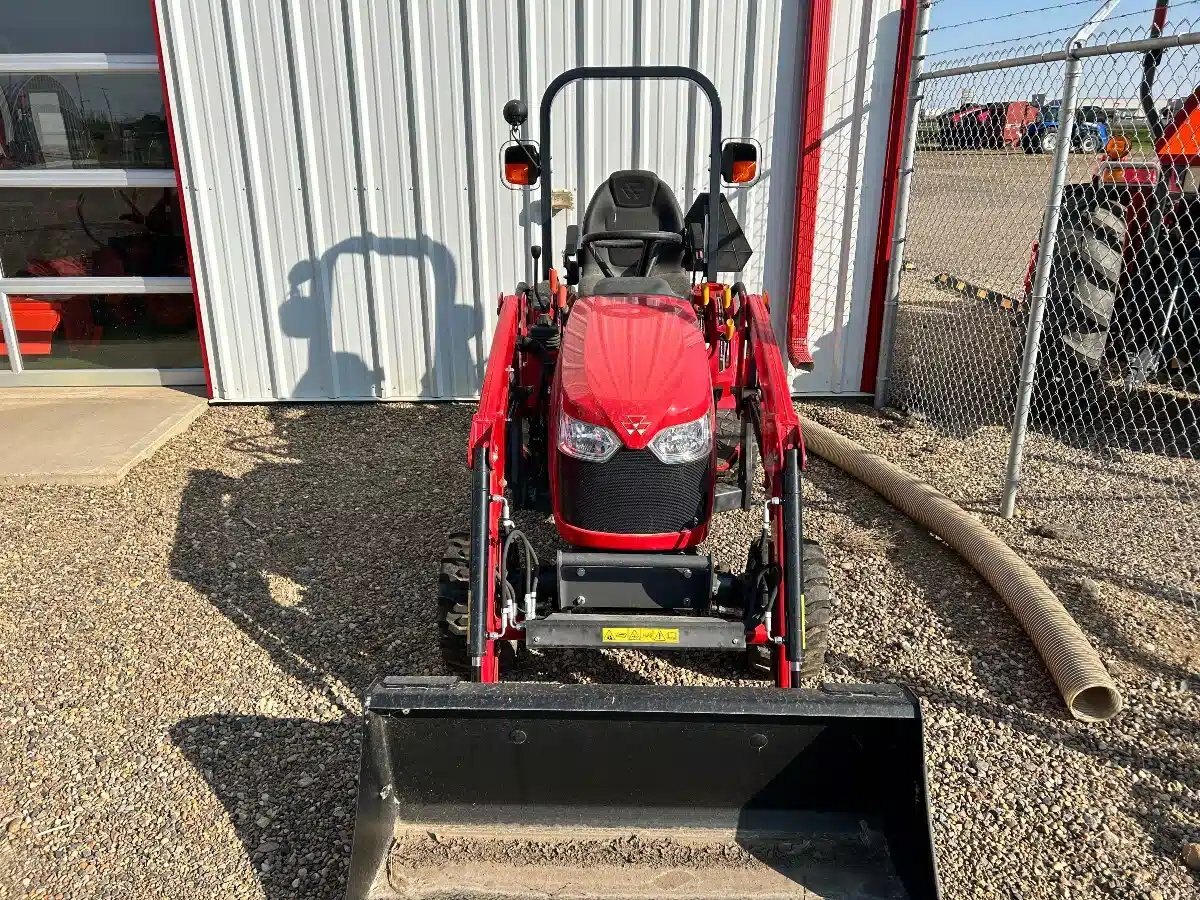 2022 Massey Ferguson GC1725M