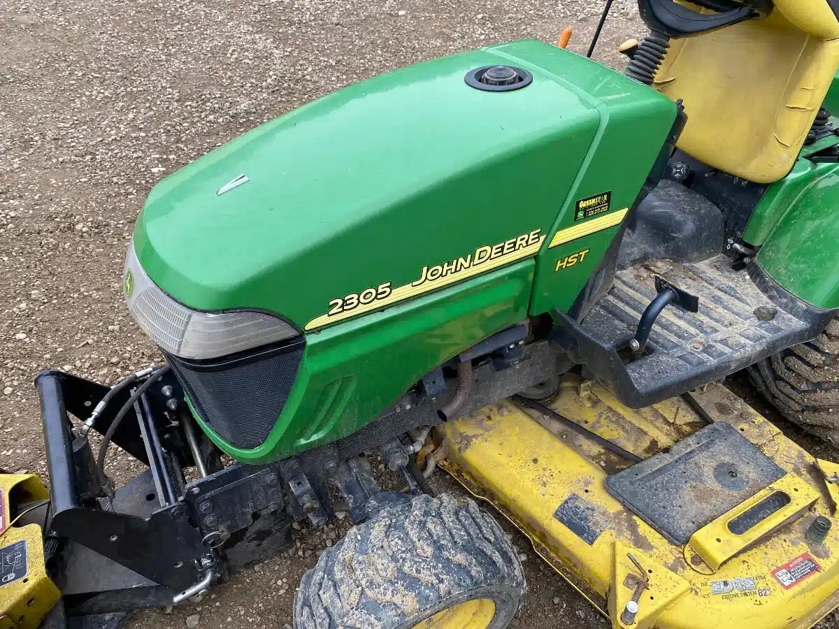 2008 John Deere 2305