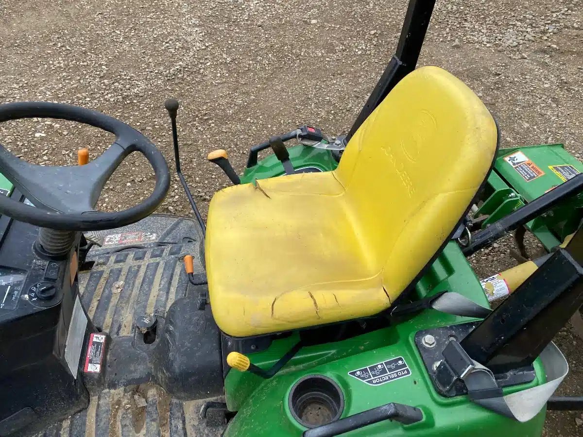 2008 John Deere 2305