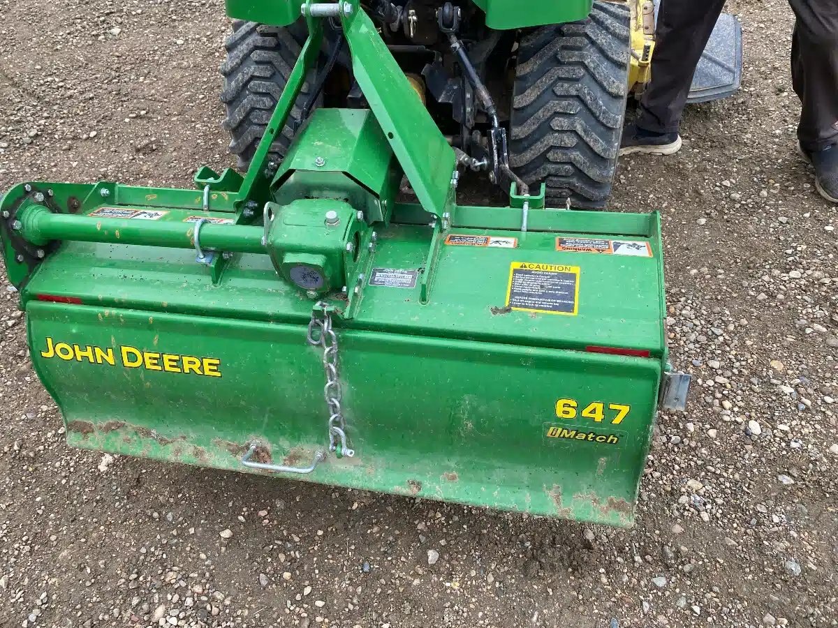 2008 John Deere 2305