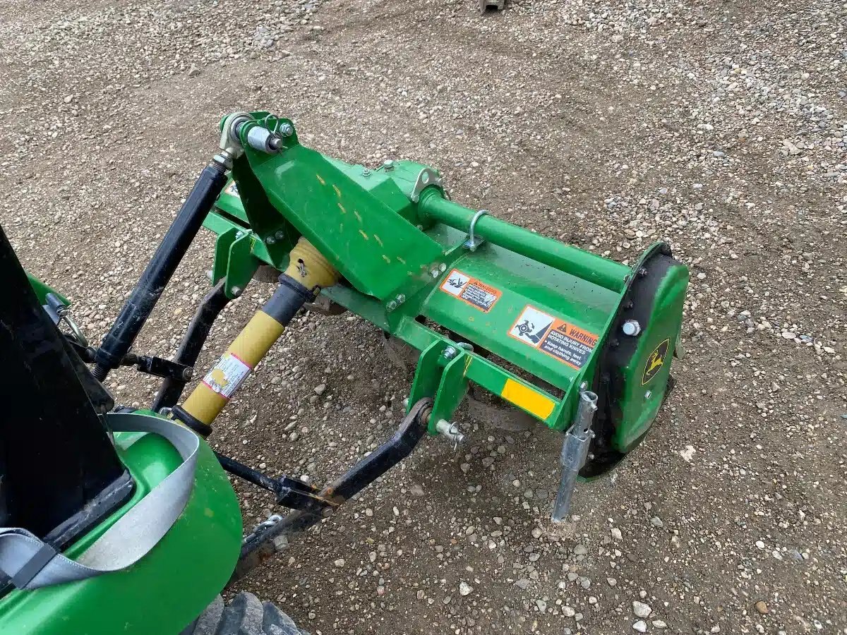 2008 John Deere 2305