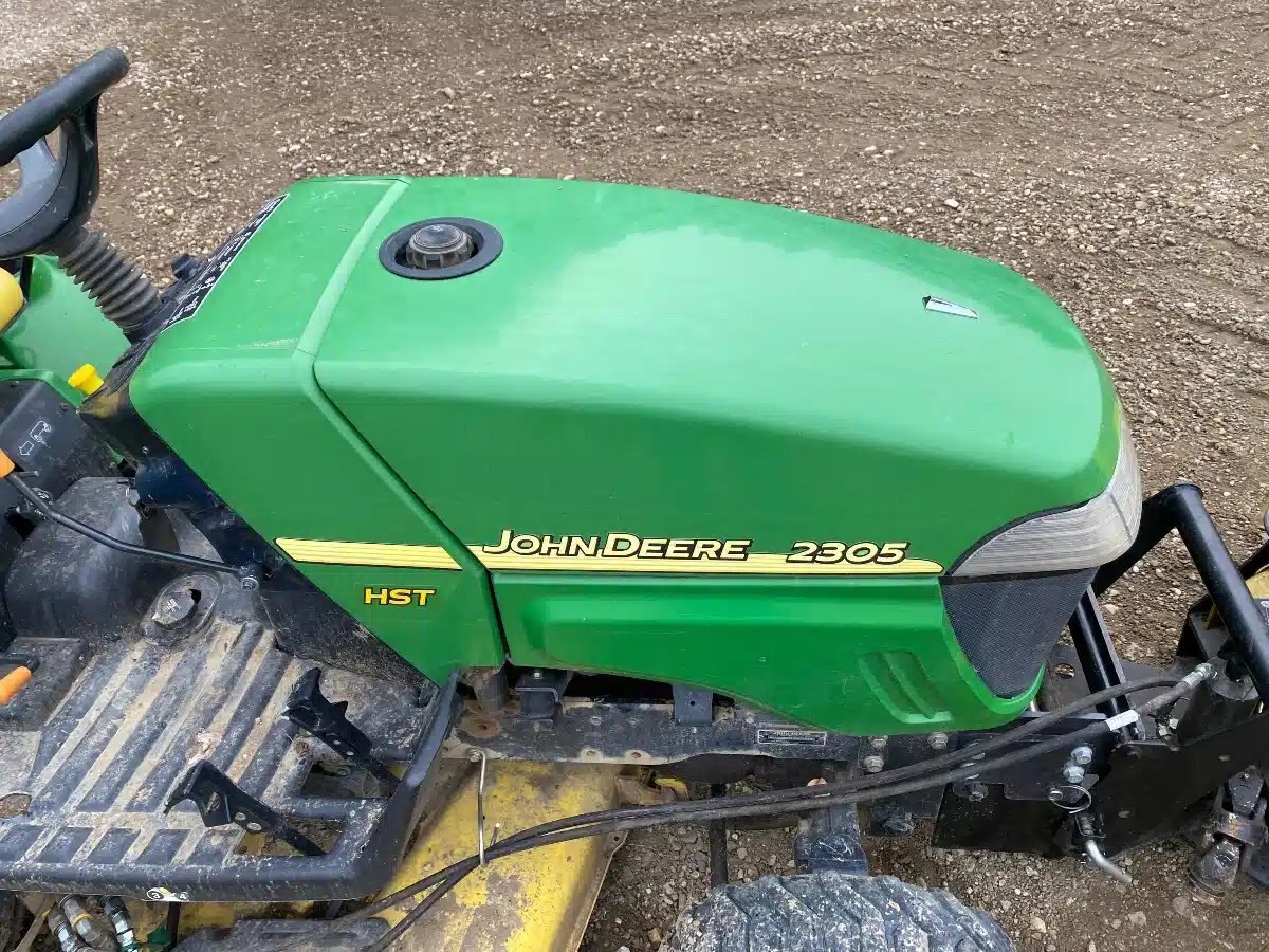 2008 John Deere 2305