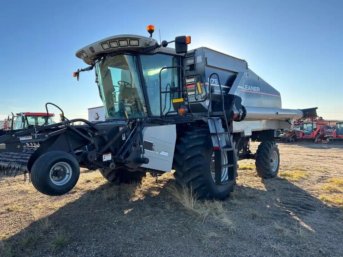 2004 Gleaner R75