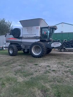 2009 Massey Ferguson 9430