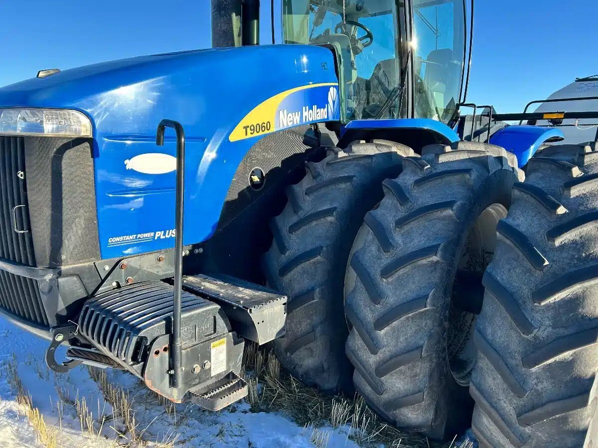 2011 New Holland T9060HD