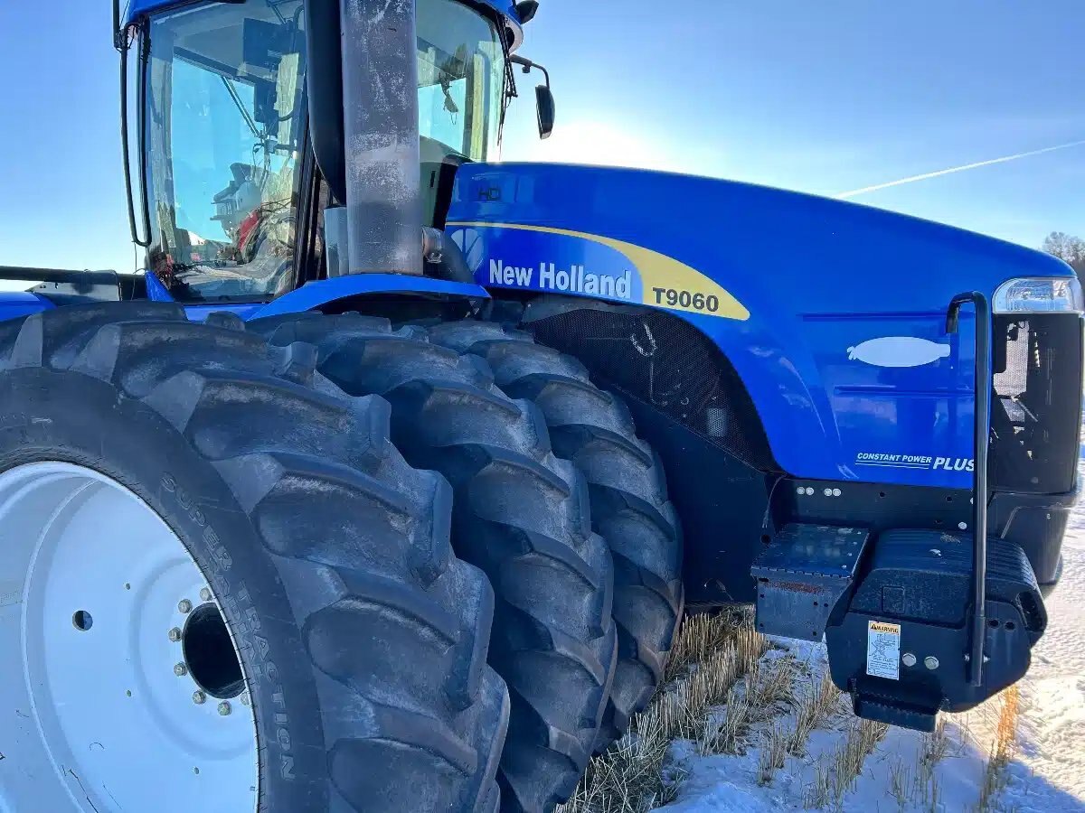 2011 New Holland T9060HD