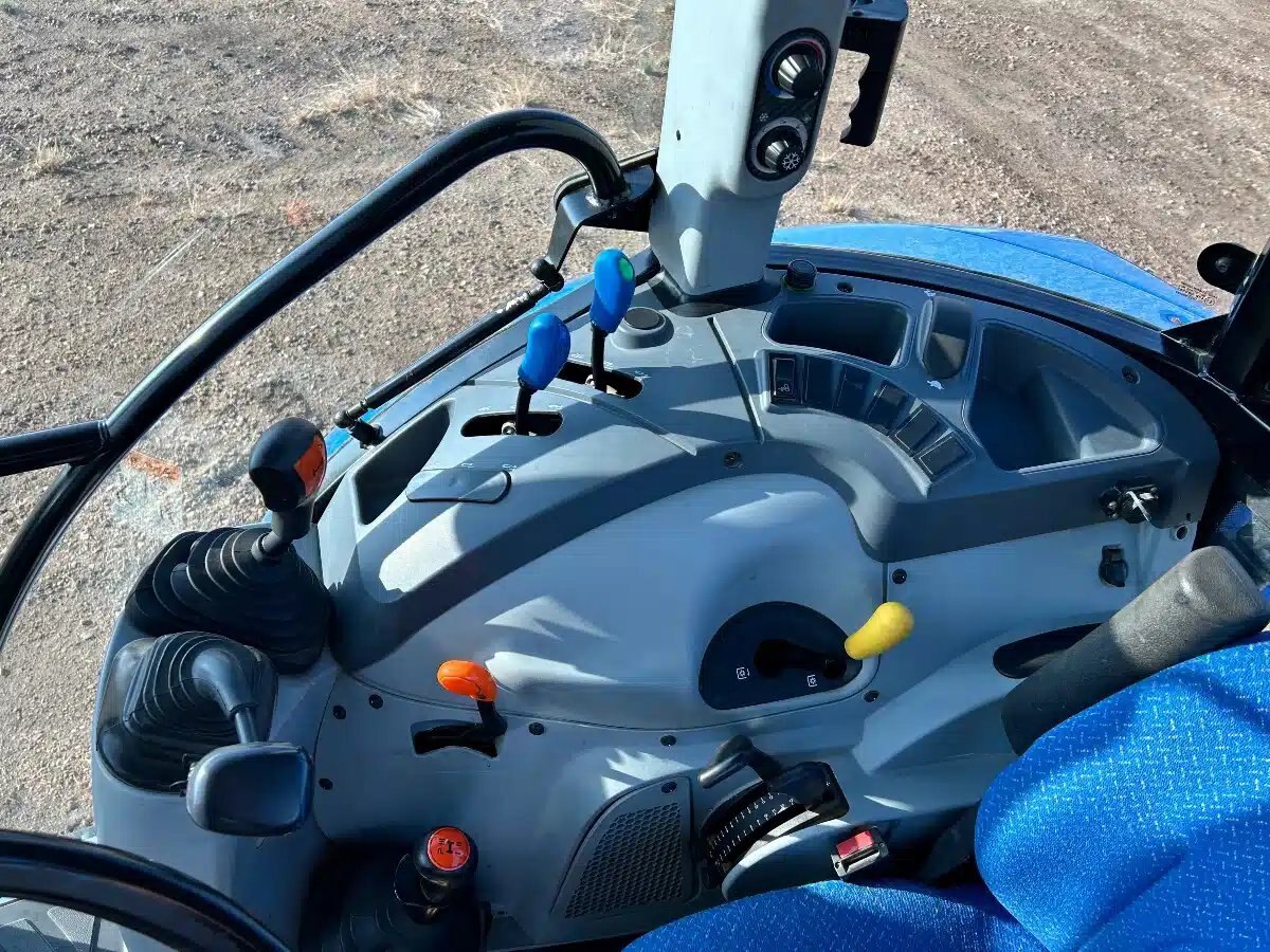 2014 New Holland T4.75
