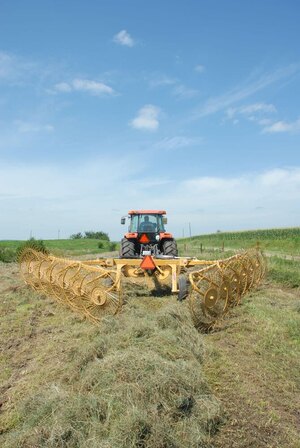 Vermeer VR1224 CARTED WHEEL RAKE
