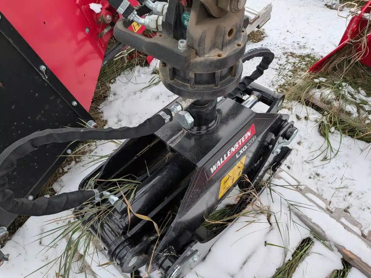 2024 Wallenstein LXG320R