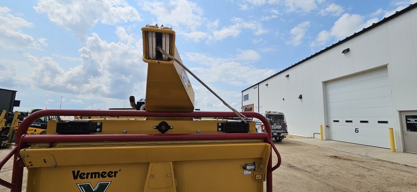 Vermeer BC1800XL GAS BRUSH CHIPPER