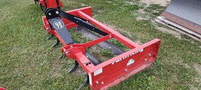 2024 Buhler Farm King YGS72