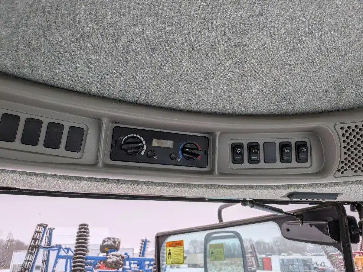 2012 New Holland H8080