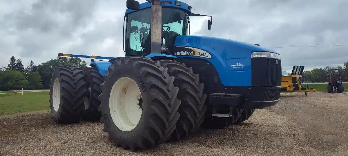 2004 New Holland TJ425