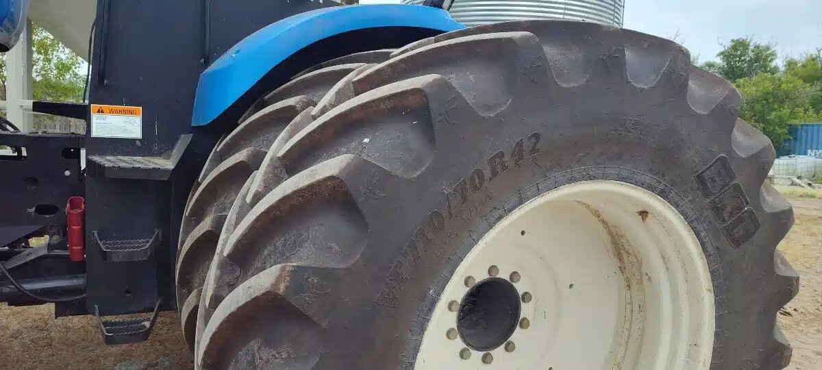 2004 New Holland TJ425