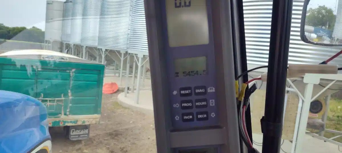 2004 New Holland TJ425