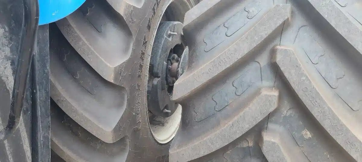 2004 New Holland TJ425