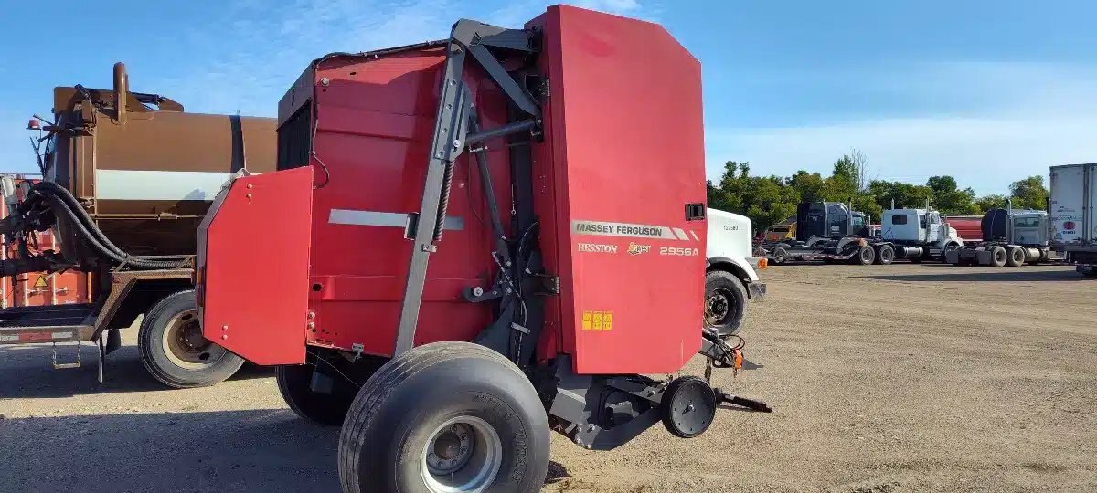 2016 Massey Ferguson 2956A