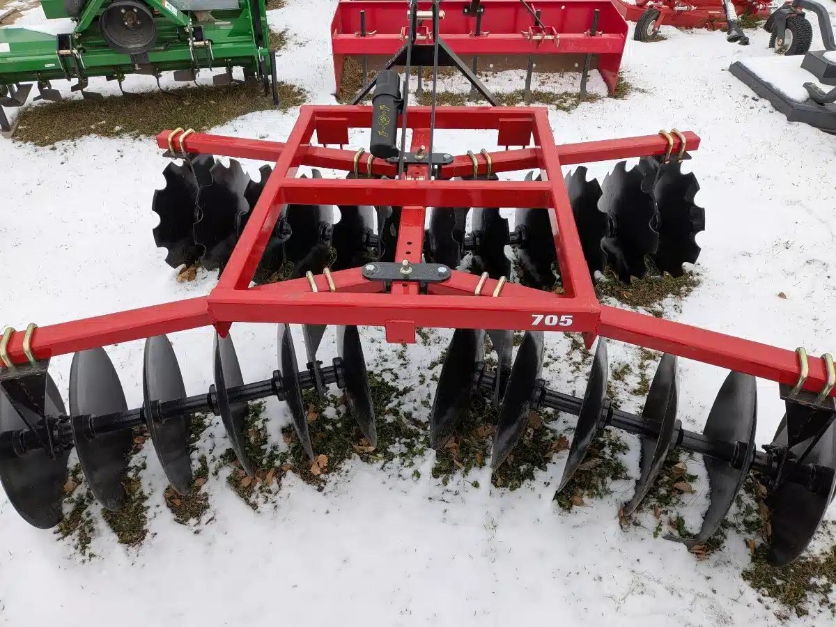 2025 Farm King Y805TD