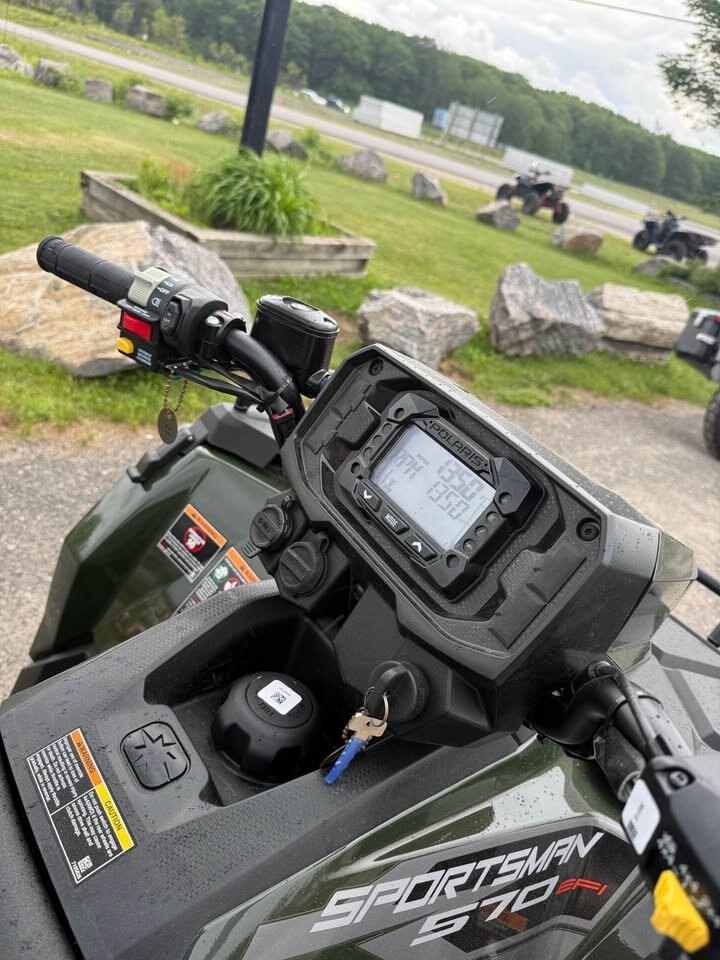 2026 Polaris® SPORTSMAN Touring 570 Premium Treeline Green Metallic