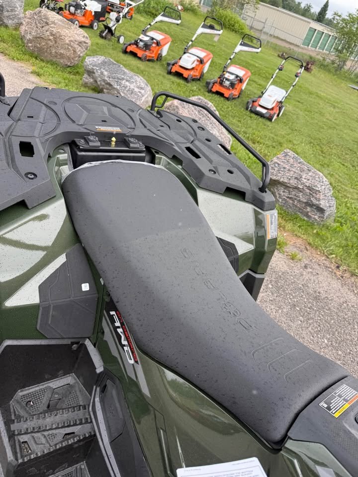 2026 Polaris® SPORTSMAN Touring 570 Premium Treeline Green Metallic