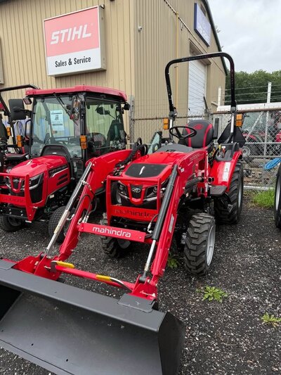 Mahindra 2123 HST With Loader
