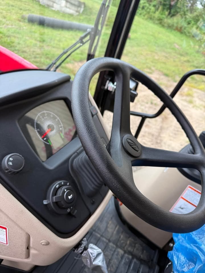 Mahindra 2126 HST Cab With Loader