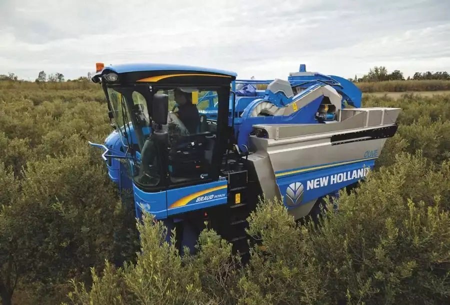 New Holland Braud 9090X Olive Harvester Braud 9090X Olive 2 Hoppers