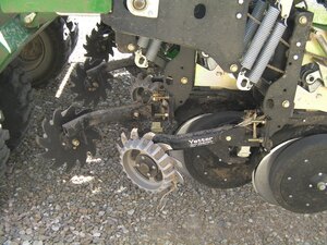 Yetter Twin Row Residue Manager