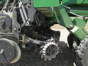 Yetter Twin Row Residue Manager