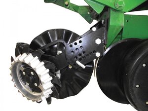 Yetter 2967 007 Floating Row Cleaner for No Till Coulters