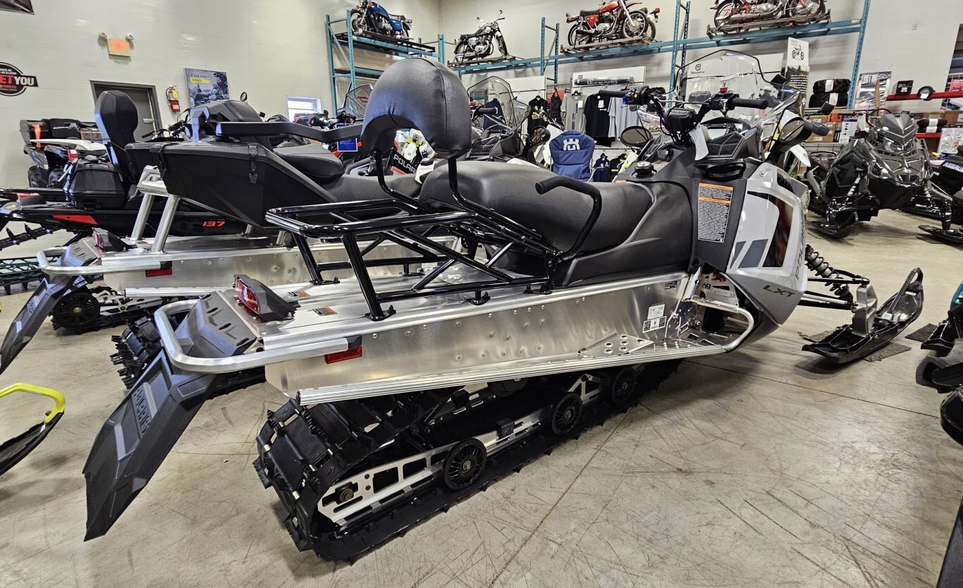 2025 Polaris 550 VOYAGEUR LXT 144