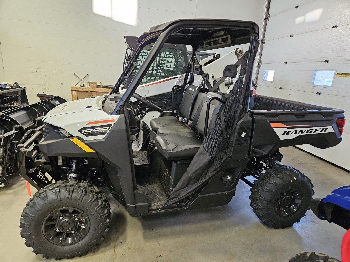 2025 Polaris RANGER 1000 PREMIUM 3 SEAT WHITE LIGHTNING