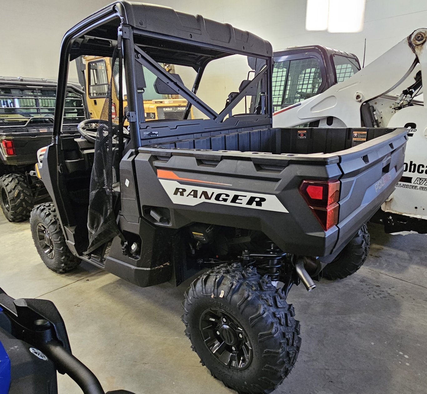 2025 Polaris RANGER 1000 PREMIUM 3 SEAT WHITE LIGHTNING