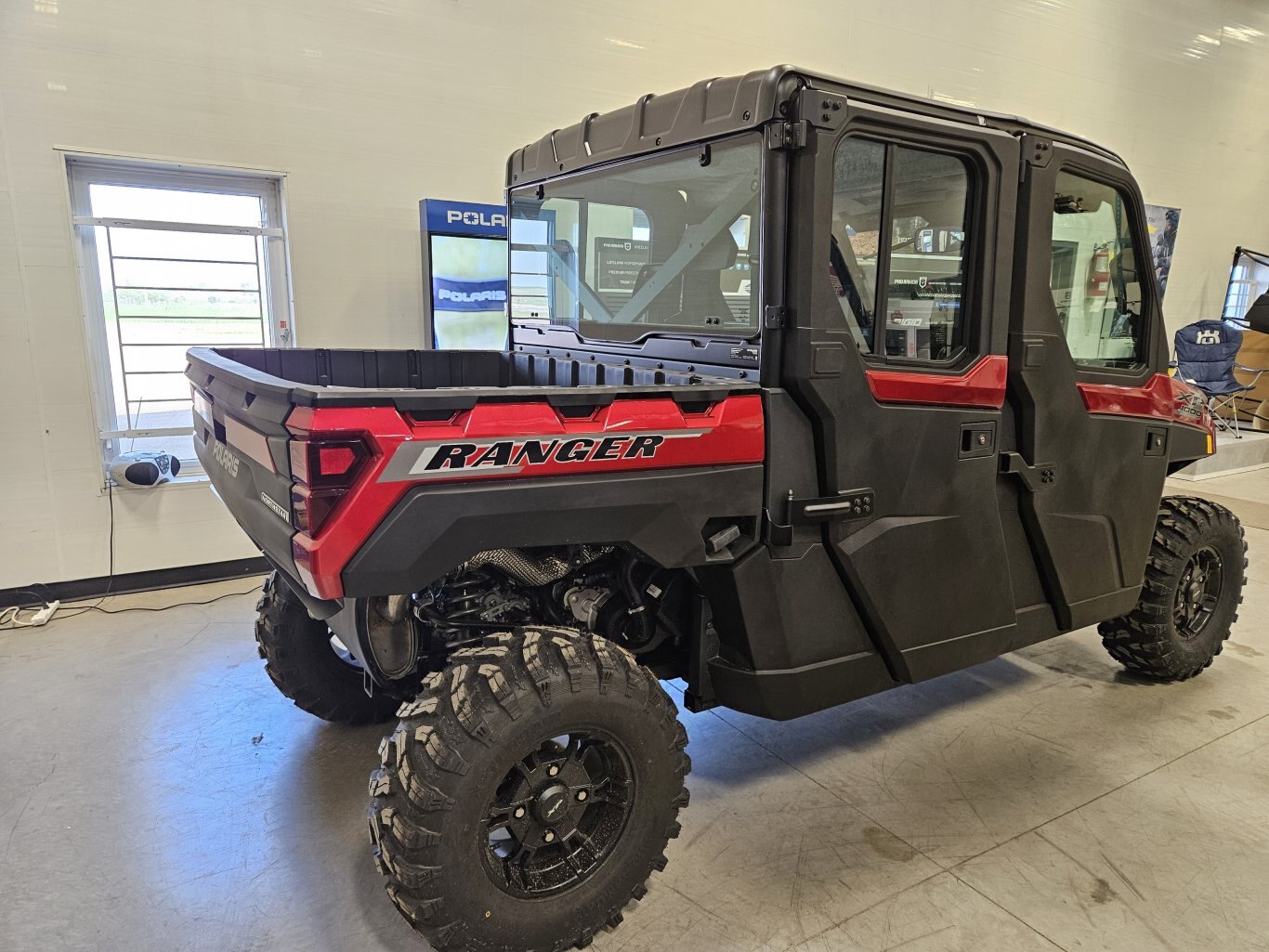 2025 Polaris RANGER CREW XP 1000 NORTHSTAR EDITION ULTIMATE 6 SEAT SUNSET RED