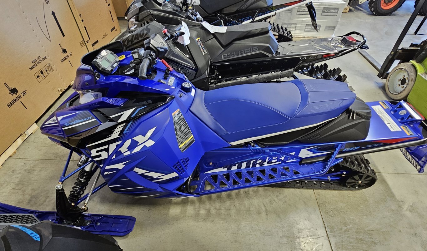 2025 YAMAHA SIDEWINDER SRX LE