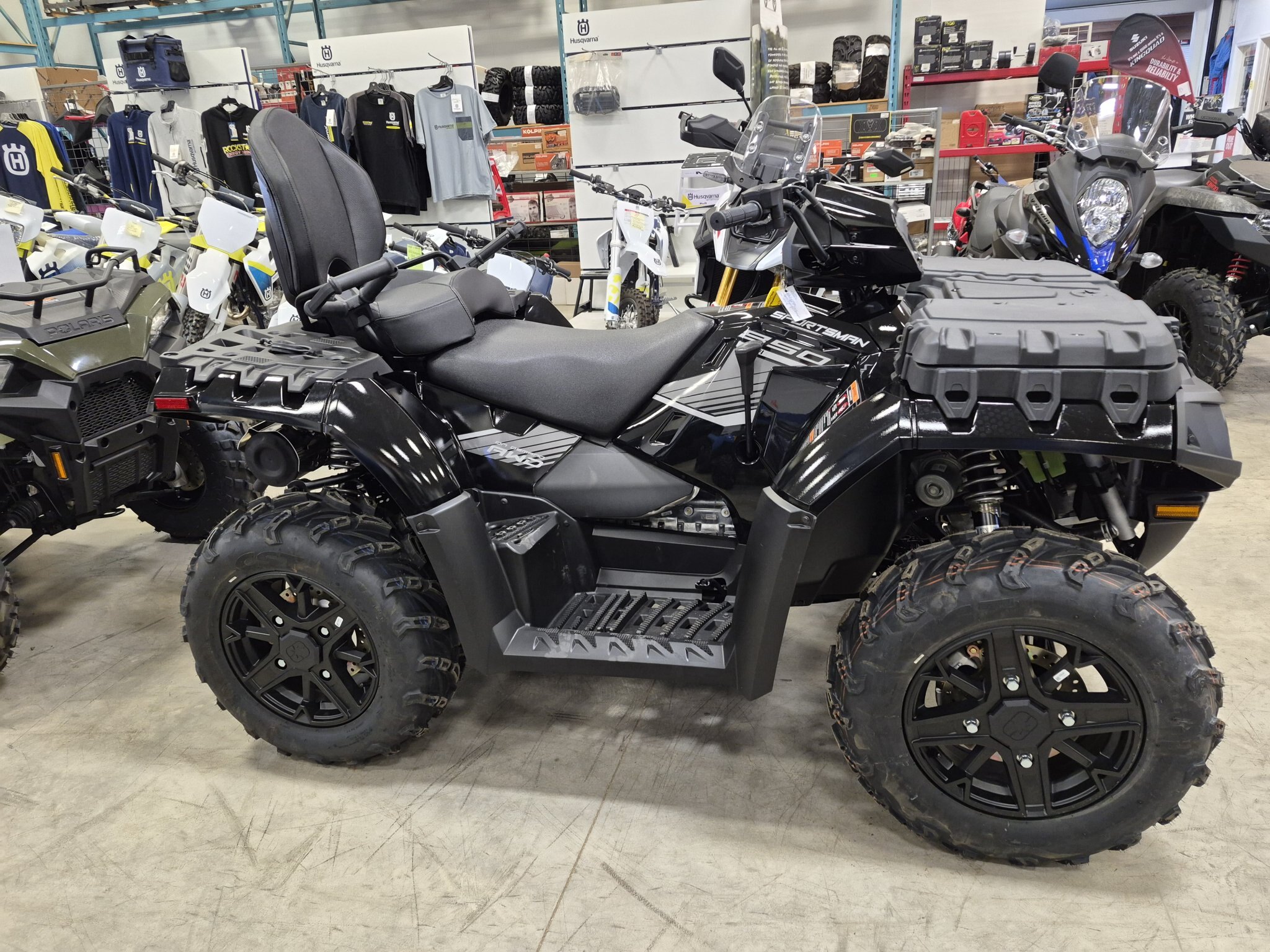 2026 Polaris® SPORTSMAN Touring 850 Premium Onyx Black