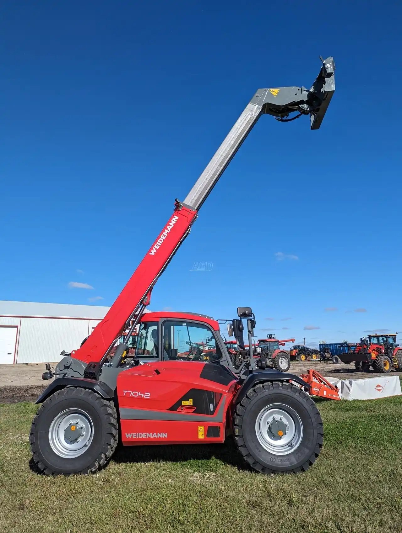 2023 Weidemann T7042