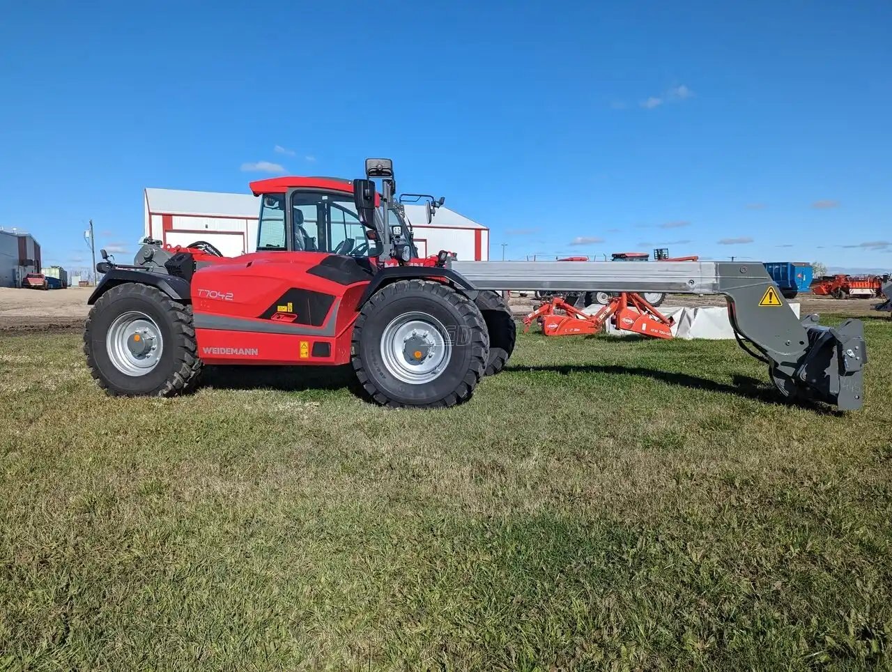 2023 Weidemann T7042