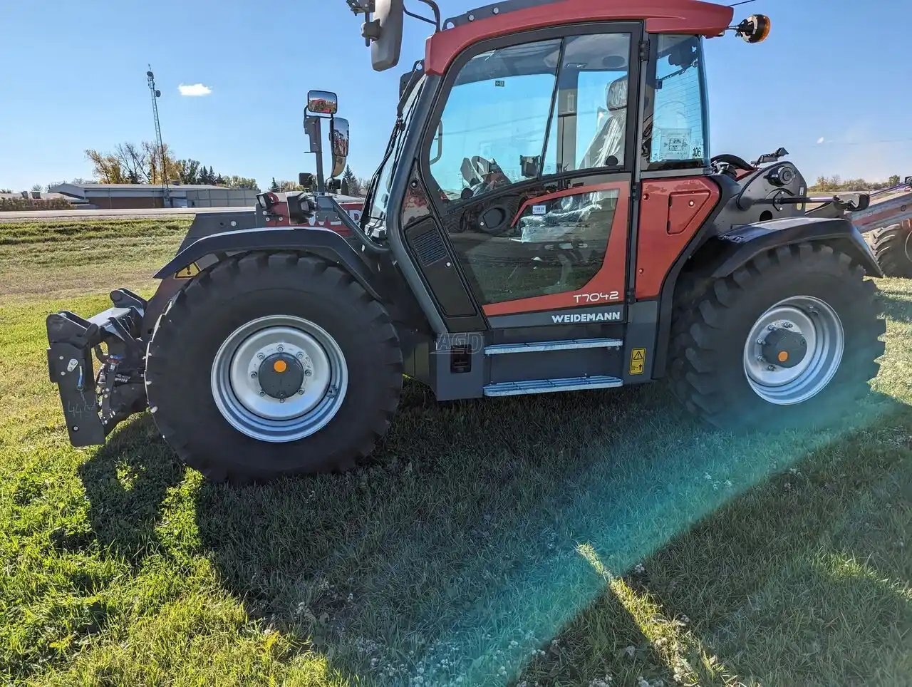 2023 Weidemann T7042