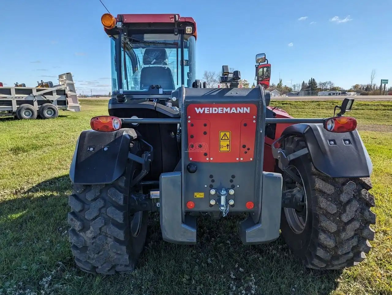 2023 Weidemann T7042